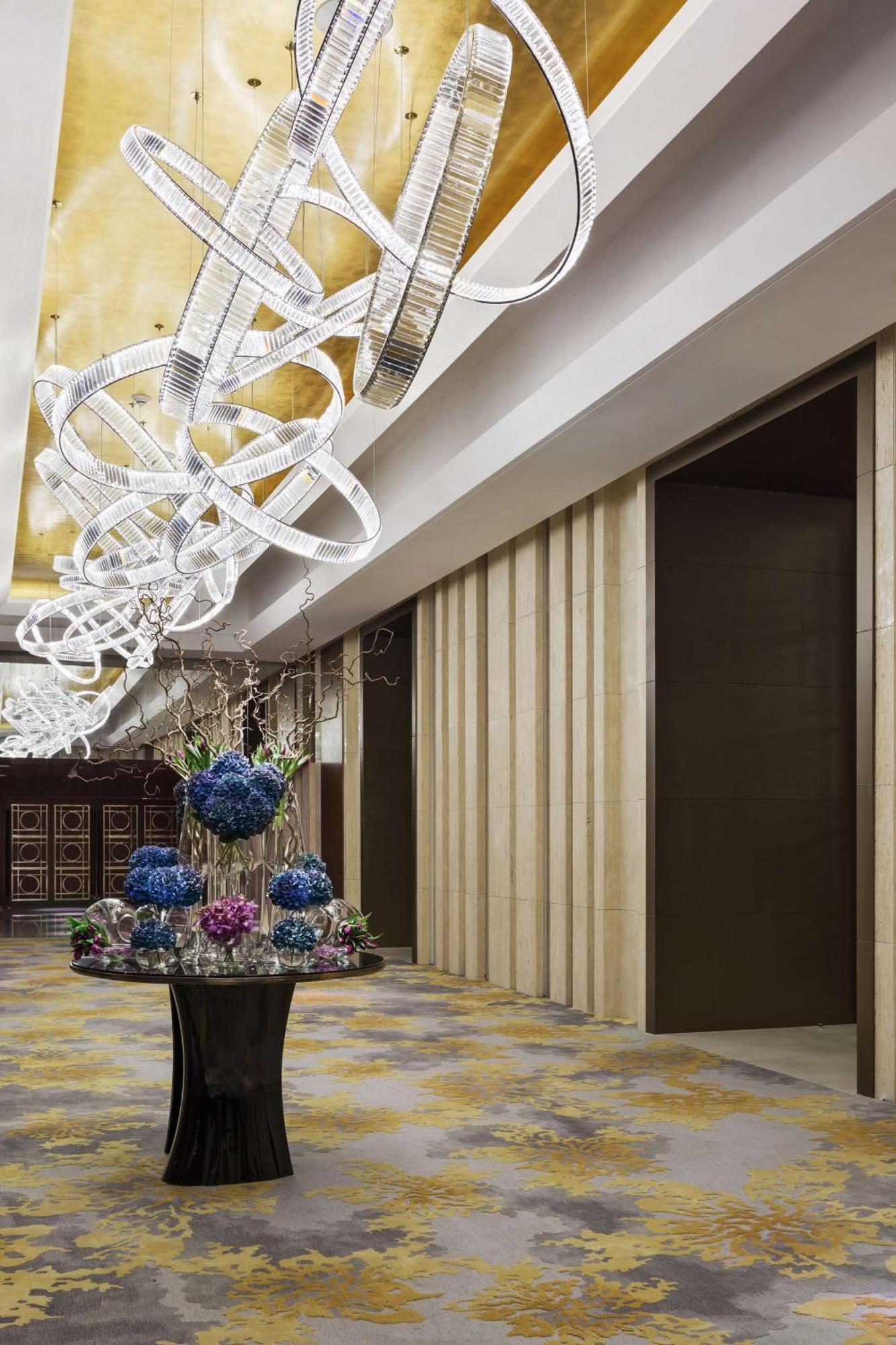 Hyatt Regency Riyadh Olaya Exterior foto The lobby of the hotel